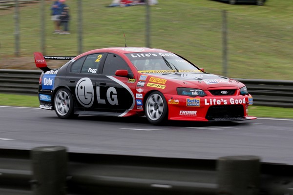 Fogg wins BNT V8s race at Pukekohe